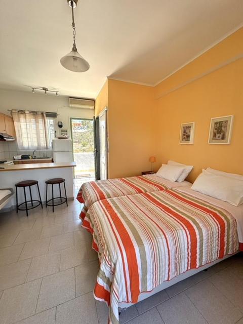 Stefanie Studios Aegina Exterior foto