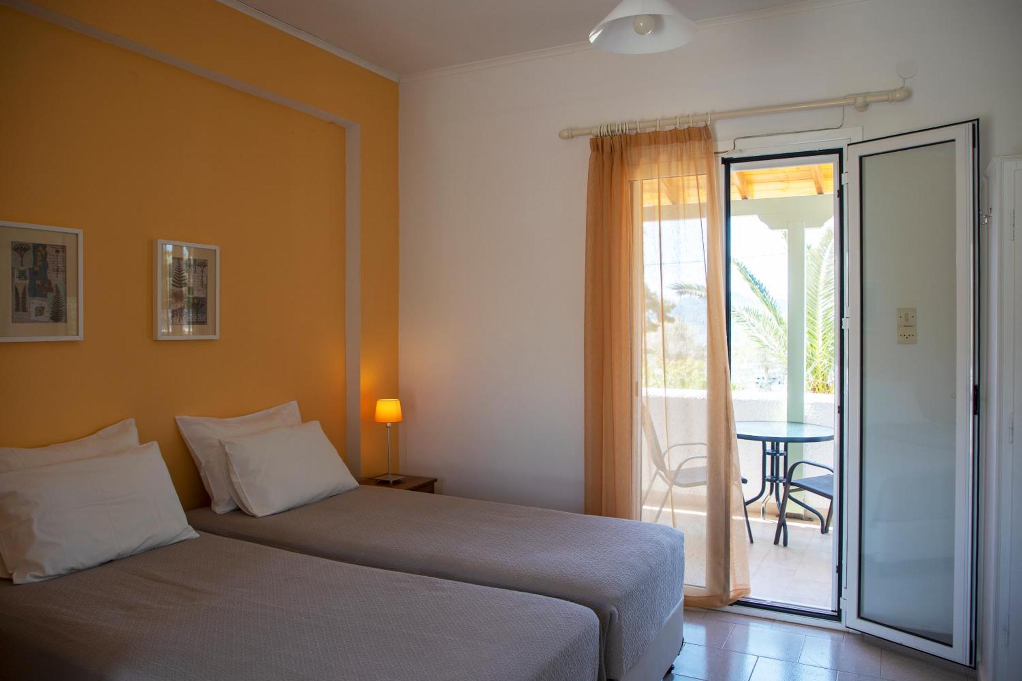 Stefanie Studios Aegina Exterior foto
